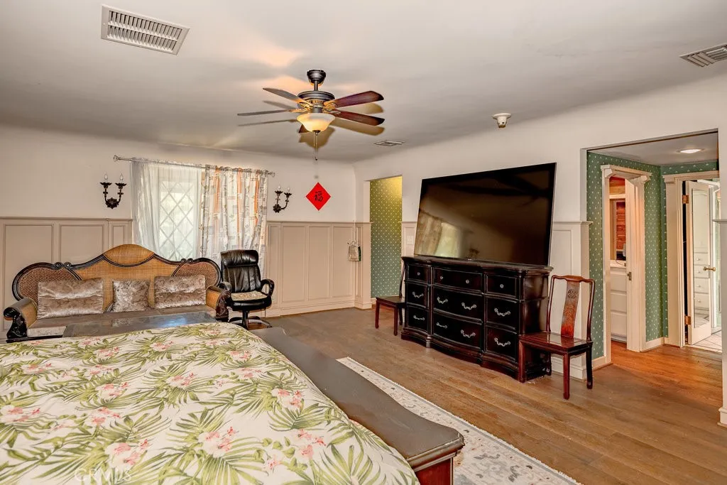 481 W Highland Avenue, Sierra Madre, California 91024 home-pic-22